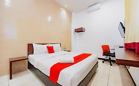Urbanview Hotel Artama Simpang Lima